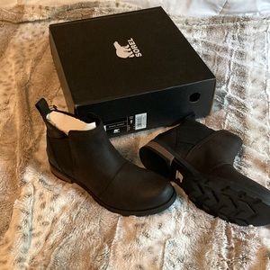 Brand new in box Sorel Emelie Chelsea Boot